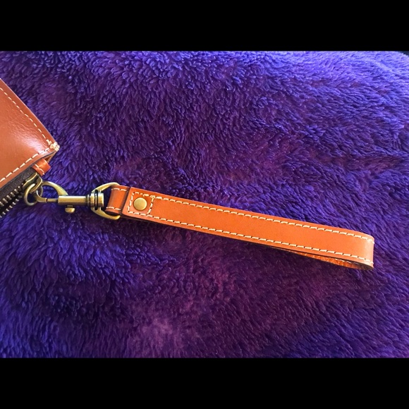 NWOT, Patricia Nash Wristlet ECWOT - Picture 5 of 10